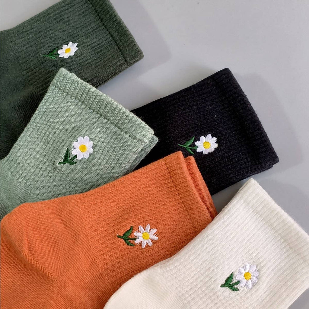 Solid Color Daisy Socks, Cotton Mid-Calf Style_CWMS088: GREEN / (OS) 6