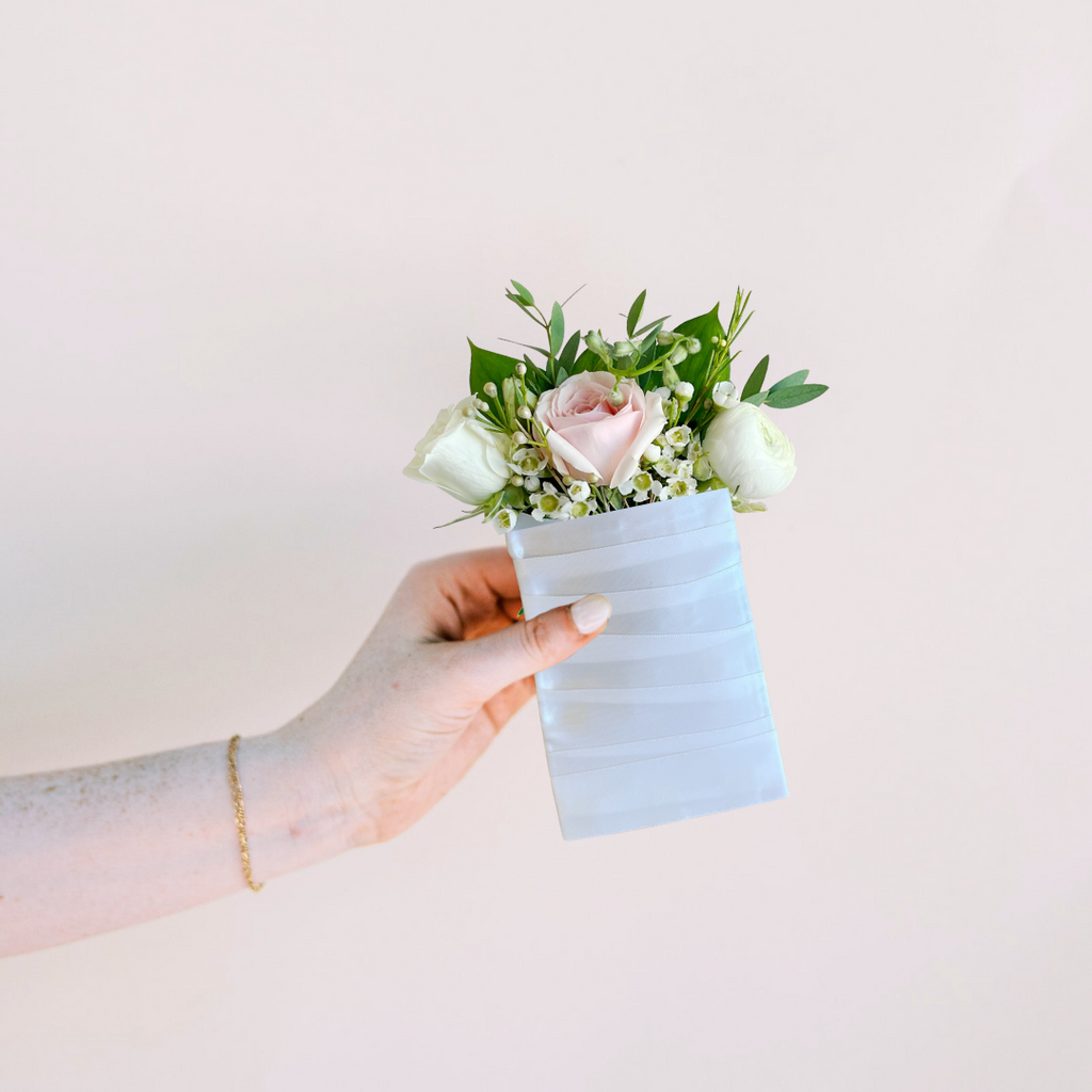Blushing Romantic - Pocket Boutonnière