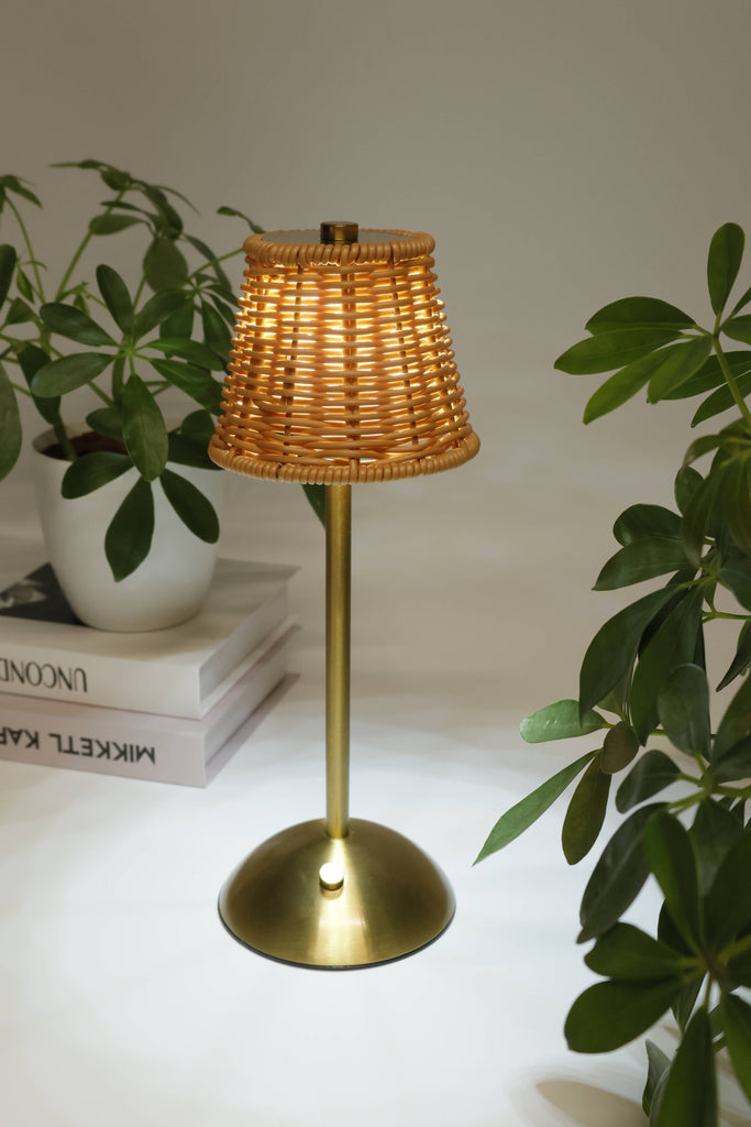 Rechargeable Rattan LED Lamp – Black or Gold- Retail Pack: Gold