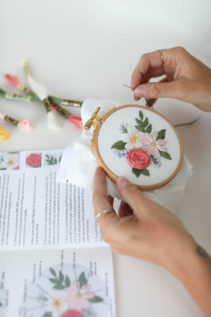Beginner Hand Embroidery Floral Kit - 4" Pre-Printed Fabric