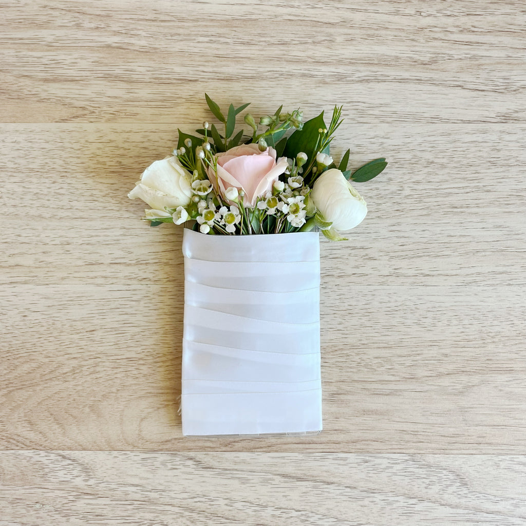 Blushing Romantic - Pocket Boutonnière