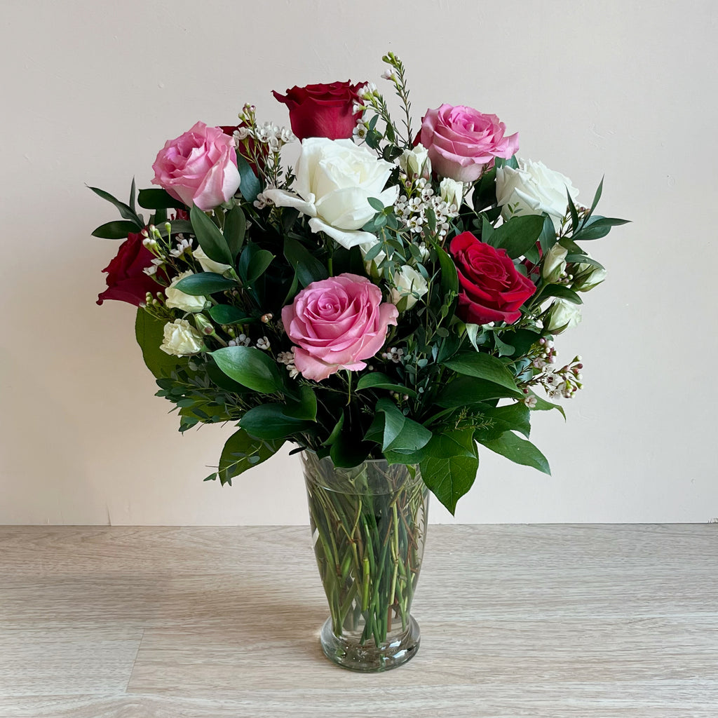 Classic Dozen Roses (Mixed)