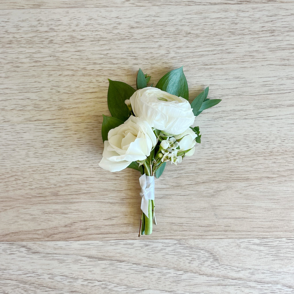 Classic White - Boutonnière (Weddings Only)