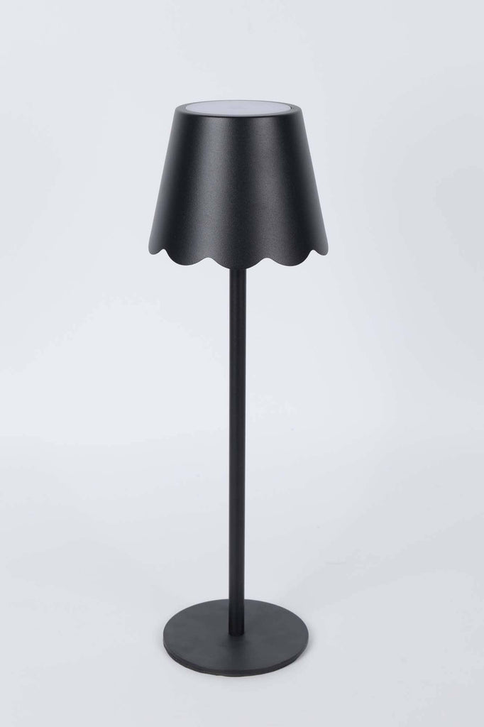 LED Lamp – Scalloped Shade – Black / Gold: Gold