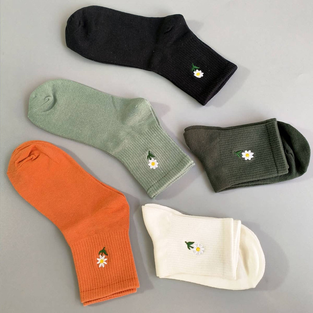 Solid Color Daisy Socks, Cotton Mid-Calf Style_CWMS088: GREEN / (OS) 6