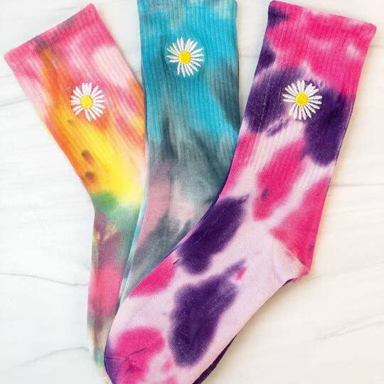 Tie Dye Daisy Embroidered Socks